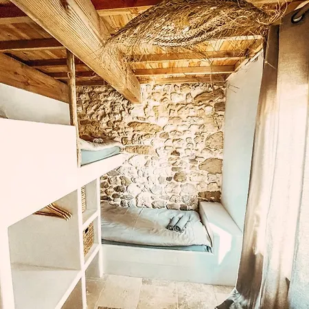 Dans Un Domaine - La Belle Epoque- Uzes - 6 Personnes * Baron (Gard)