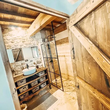 Dans Un Domaine - La Belle Epoque- Uzes - 6 Personnes *