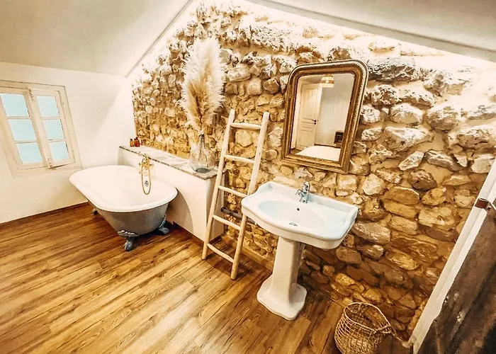 Dans Un Domaine - La Belle Epoque- Uzes - 6 Personnes Villa Baron (Gard)